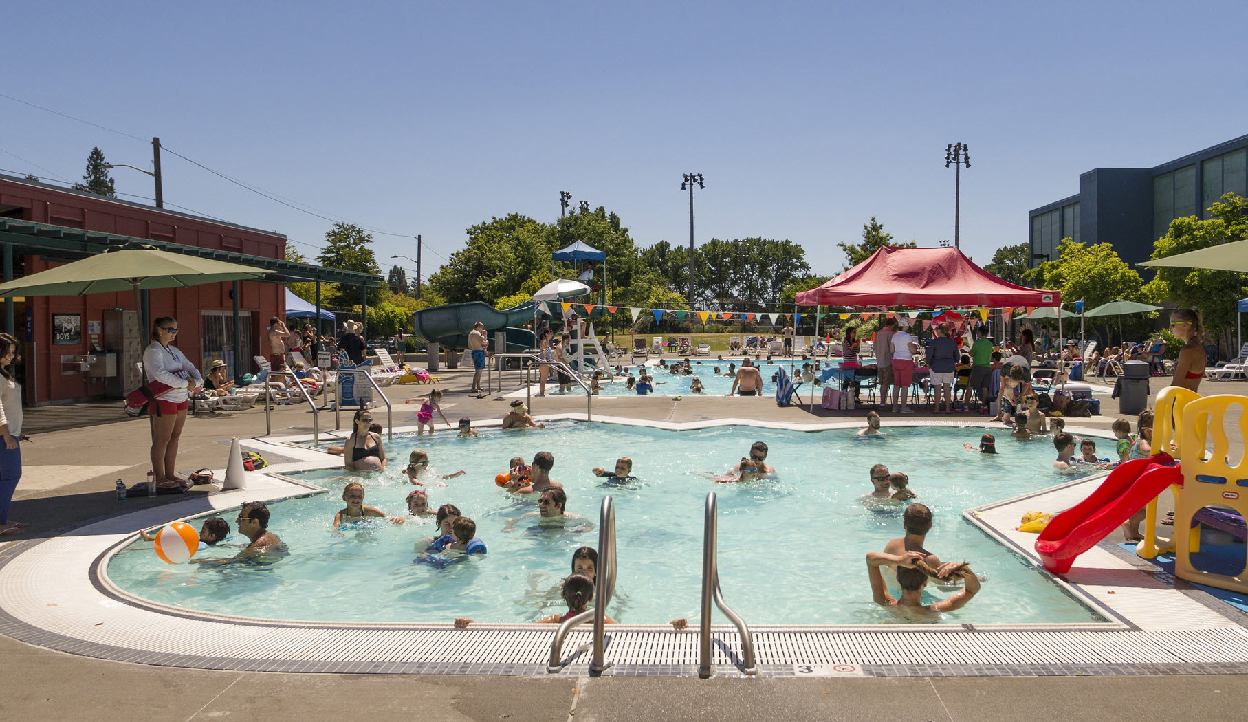 Summer Swimming Outdoor Pools And Water Parks Around Seattle