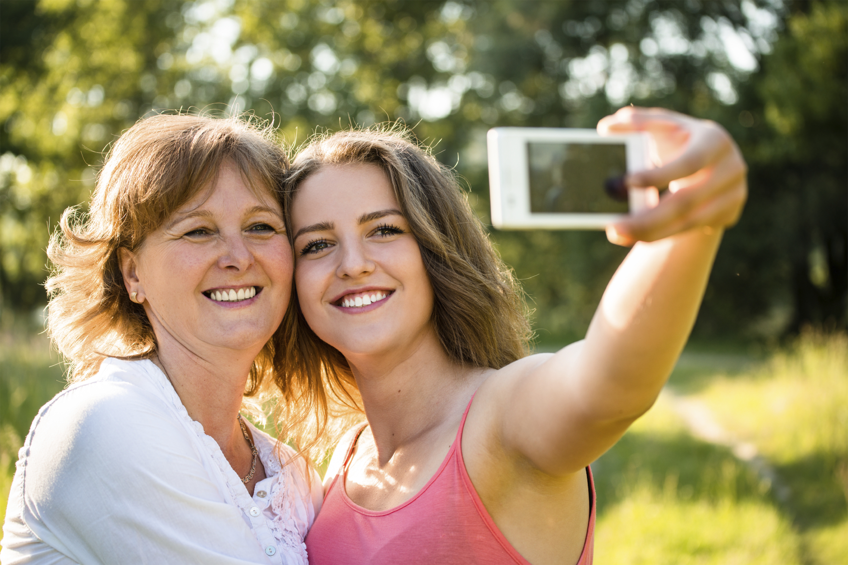 mother daughter selfie