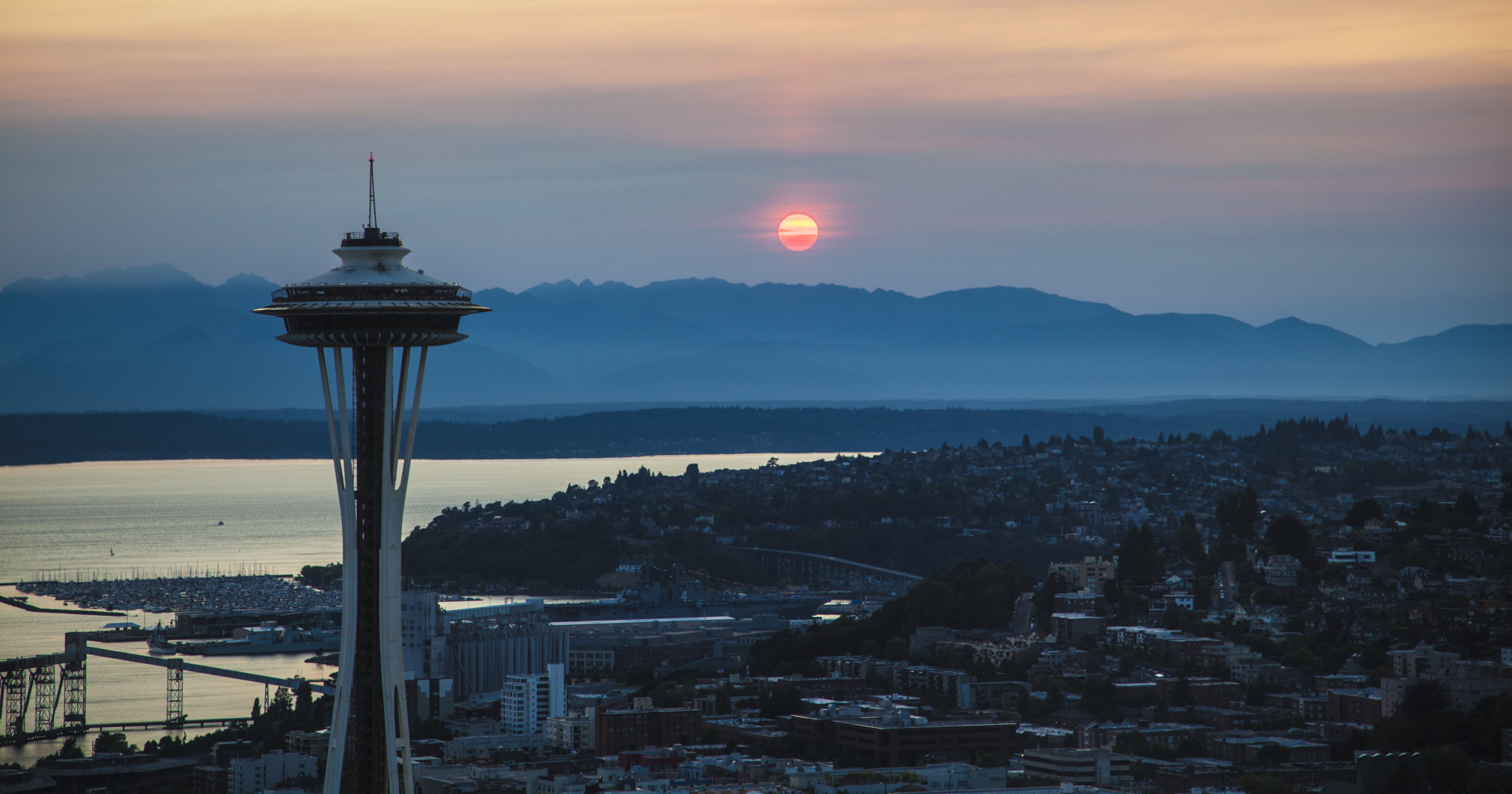 A still from Wings Over Washington: Seattle night