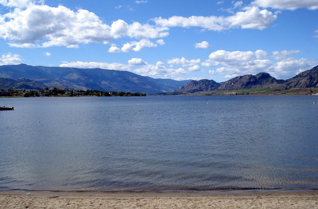 Lake Osoyoos British Columbia Canada among great lakes vacation for Northwest families