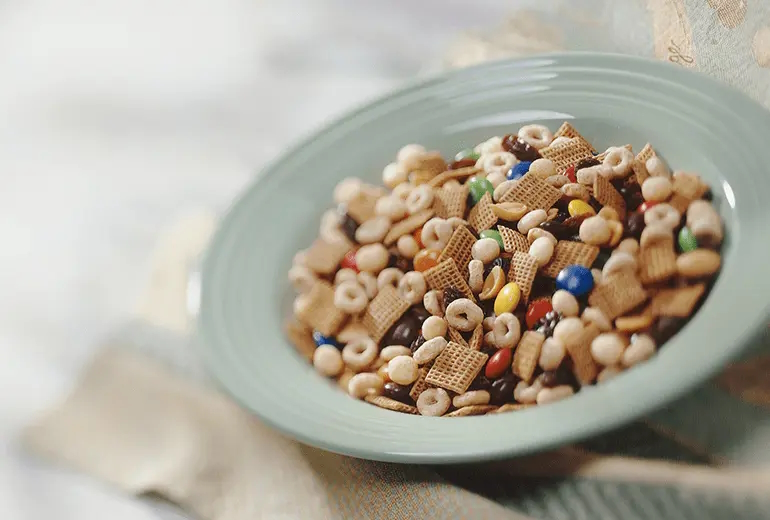 Cheerios hearty healthy trail mix is a great team snack idea