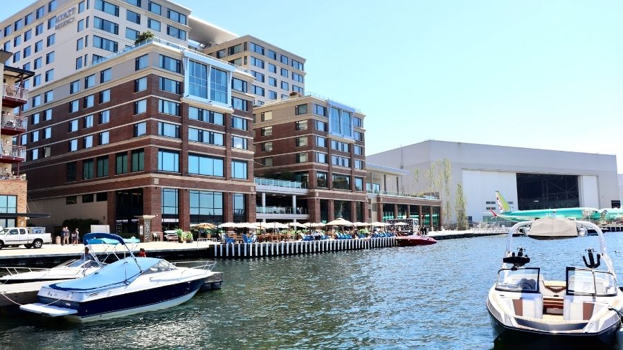 Dock & Drink at Hyatt Regency Lake Washington