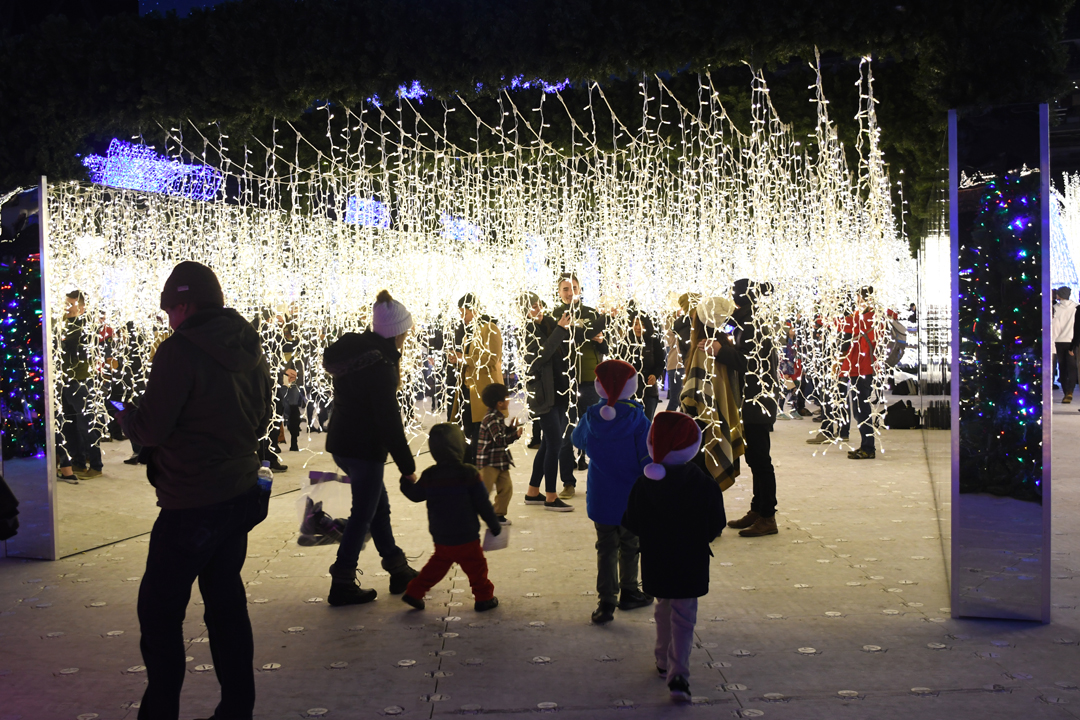 Enchant-Christmas-dangling-lights-holiday-light-shows-family-fun-kids-Christmas-2019