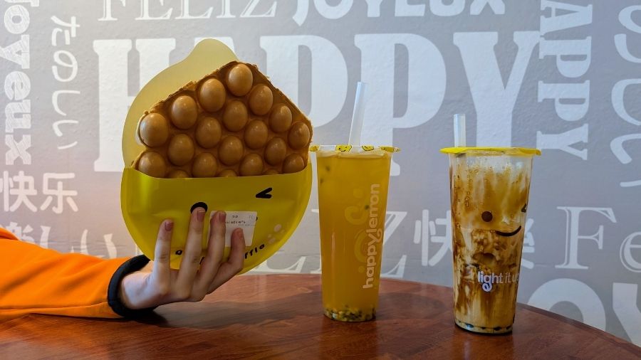 bubble waffle and boba drinks at Happy Lemon