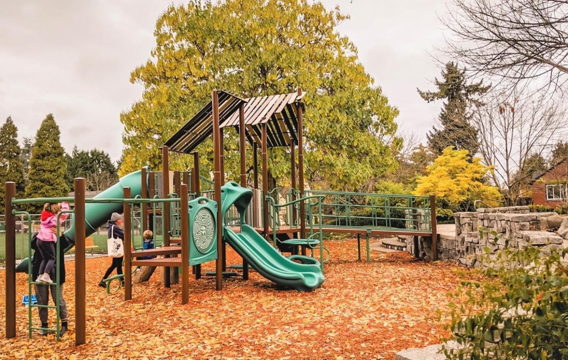 New playground equipment at Lakewood Playground Seattle Columbia City Seward Park Rainier Valley