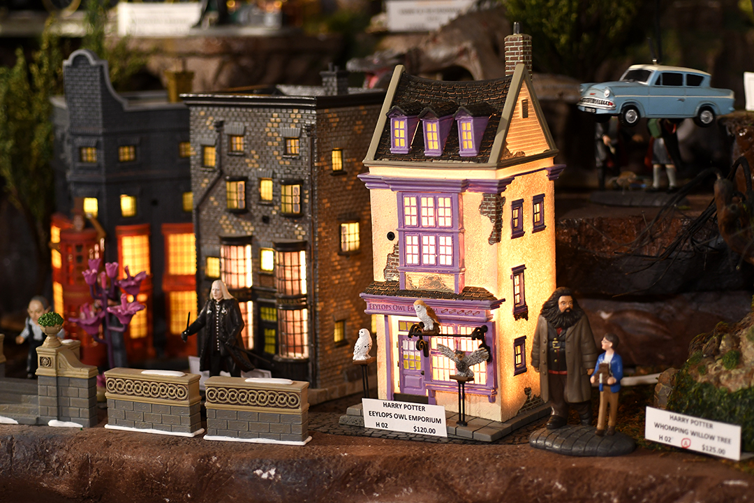 harry potter miniature village at Leavenworth’s Kris Kringl shop