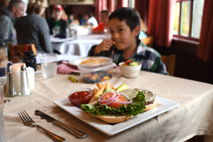 Mount-Rainier-Paradise-for-families-restaurant-dining