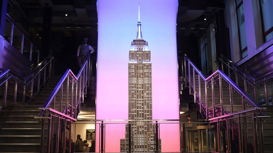 entrance to the Empire State Building