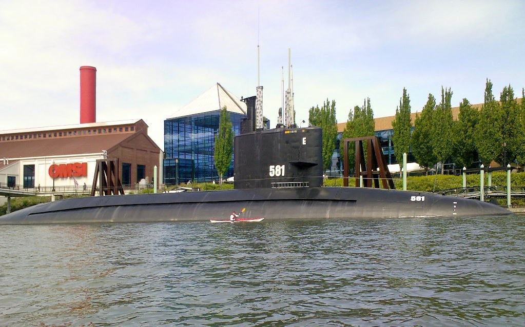OMSI-submarine-fun-with-kids-portland-families-on-a-budget