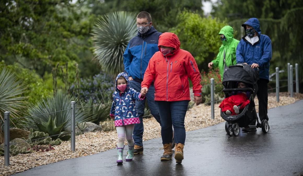 point defiance zoo and aquarium reopening walking tour one way visit