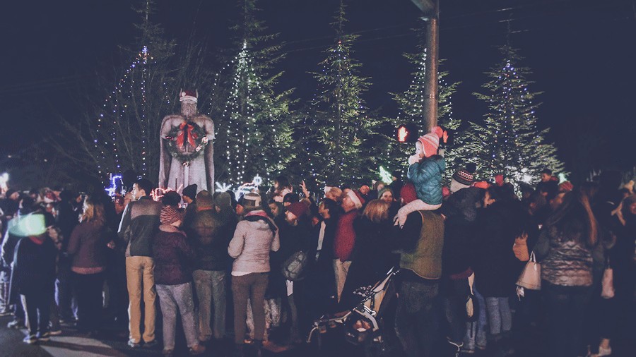 Poulsbo tree lighting, a family-friendly activity in winter