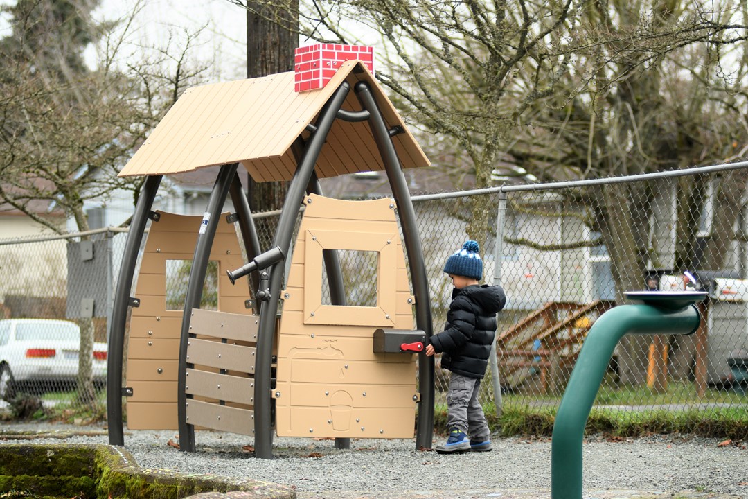 Puget-Ridge-new-playground-playhouse-pocket-park-west-seattle