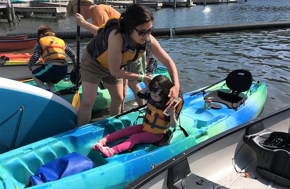 REI-boathouse-kayak-canoe-rental-with-kids-families-Lake-Washington