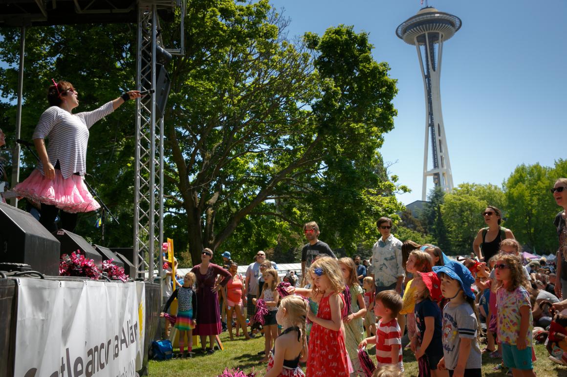 The-not-its-folklife-fountain-lawn-stage-kids-families