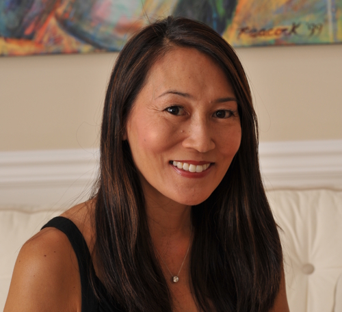 Julie Ogata headshot