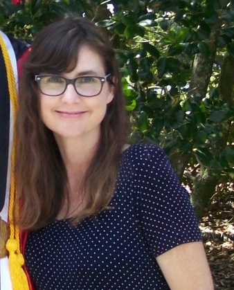 Shannon Dean headshot