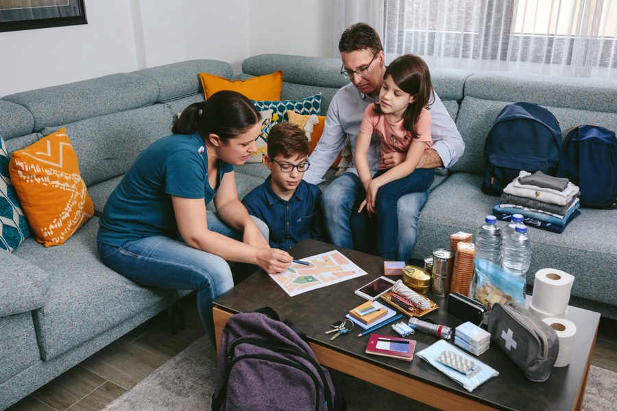 family making an emergency plan together