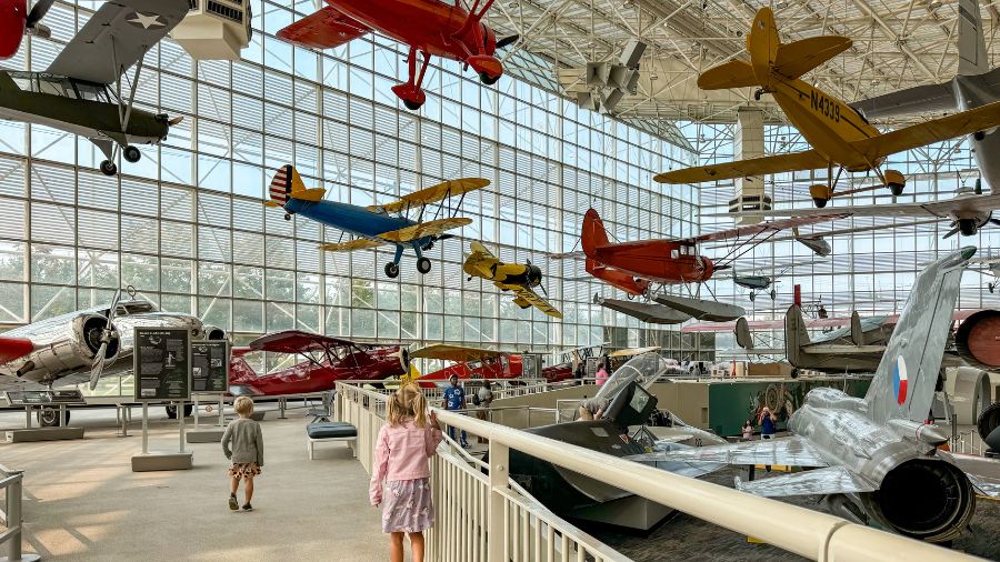 kids at the Museum of Flight