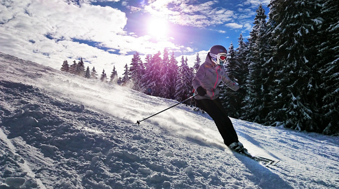 girl-skiing