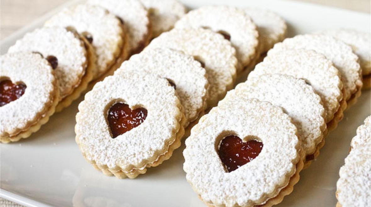 Austrian linzer cookies