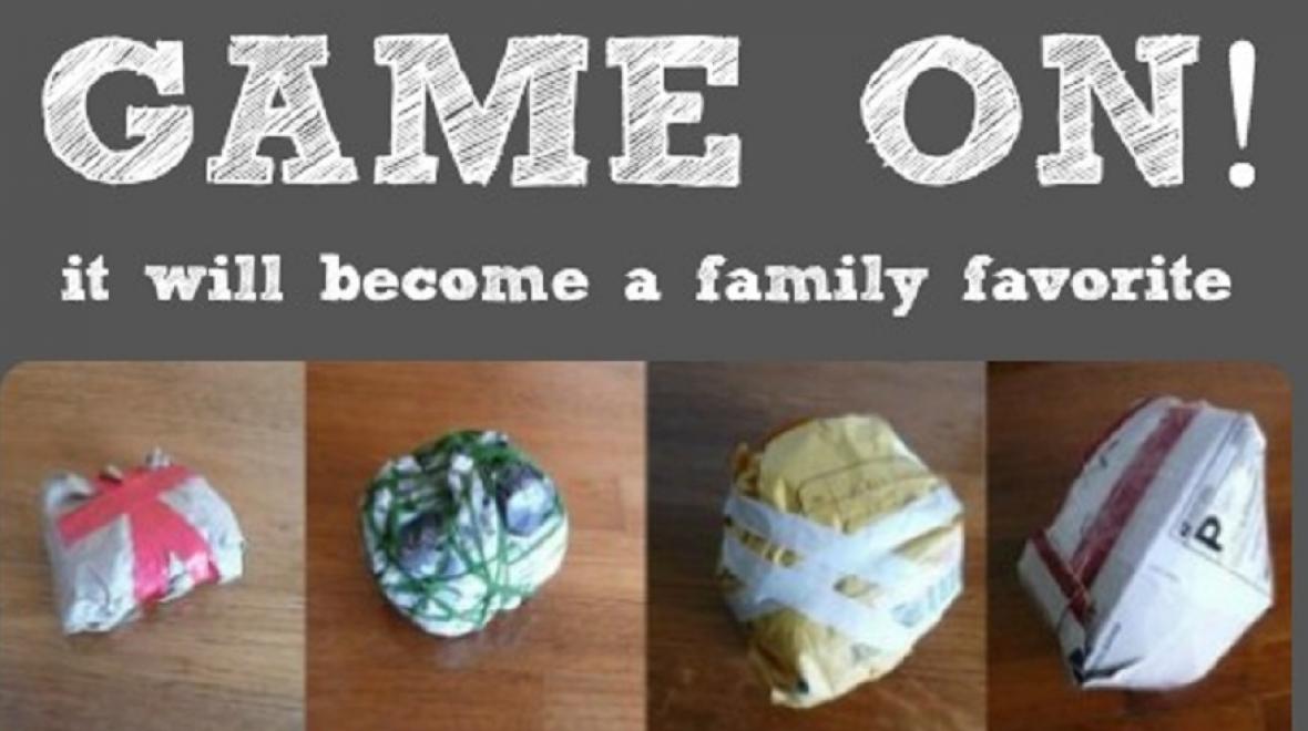 Recycled wrapping paper game