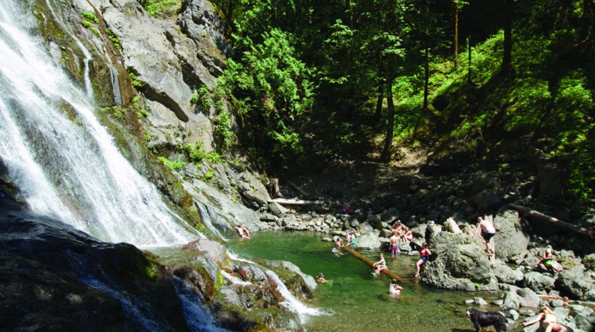 Rocky Brook Falls kid-friendly swimming hole in Washington