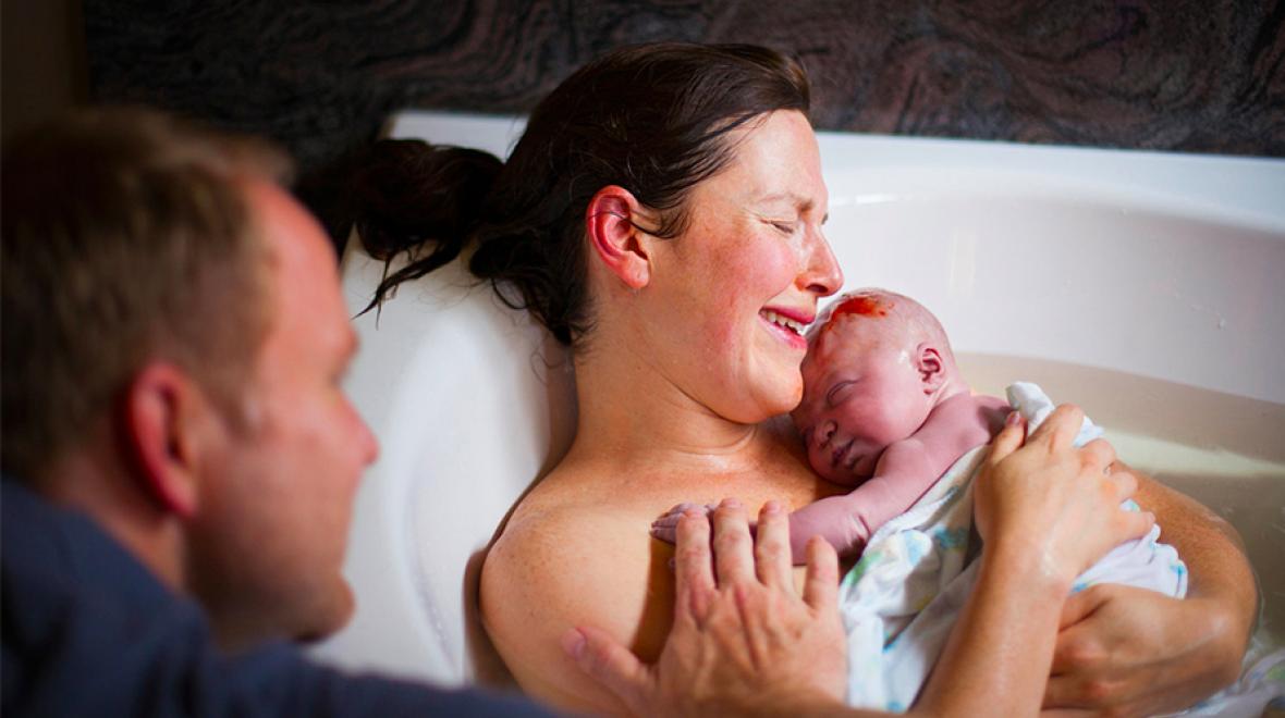 4 Reasons to Hire a Birth Photographer | ParentMap