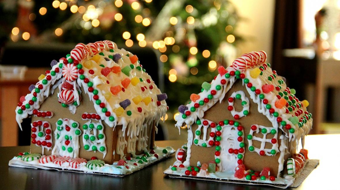 free library gingerbread house workshops cheap holiday fun for families