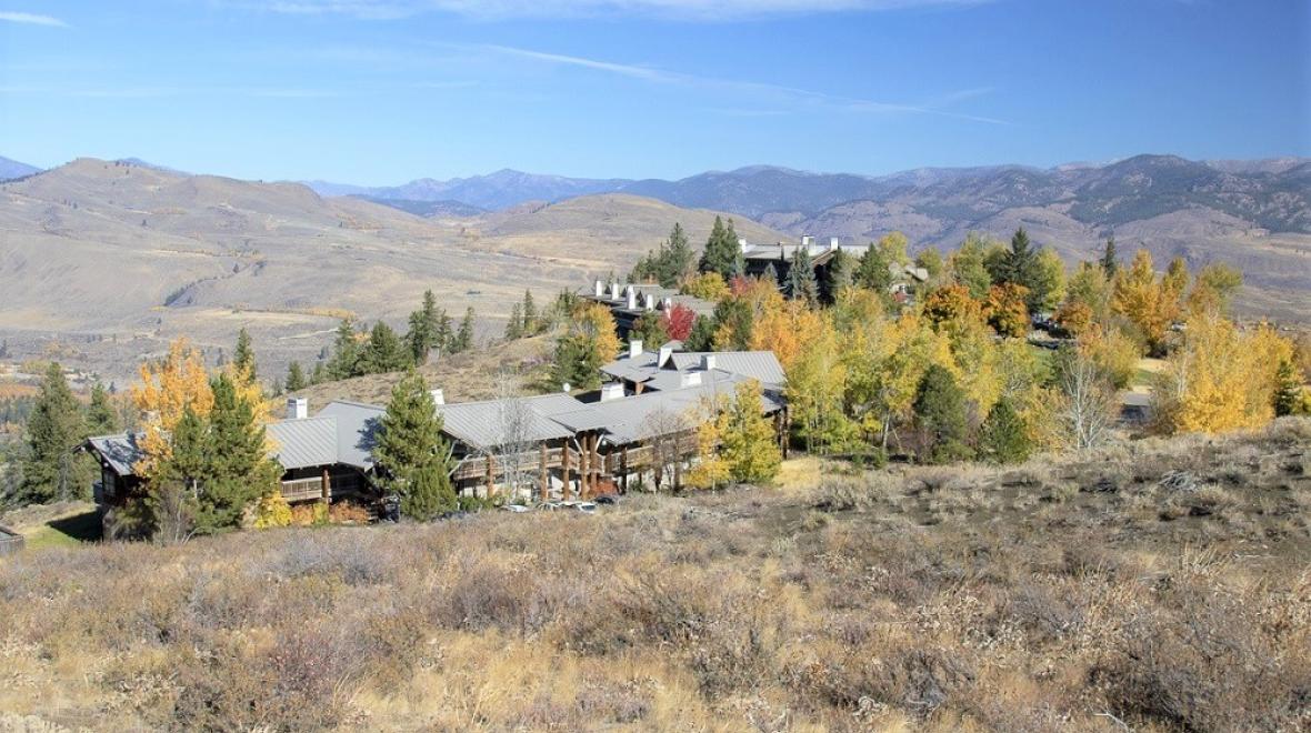 Sun-Mountain-Lodge-best-family-getaway-lodges-resorts-Northwest-Washington