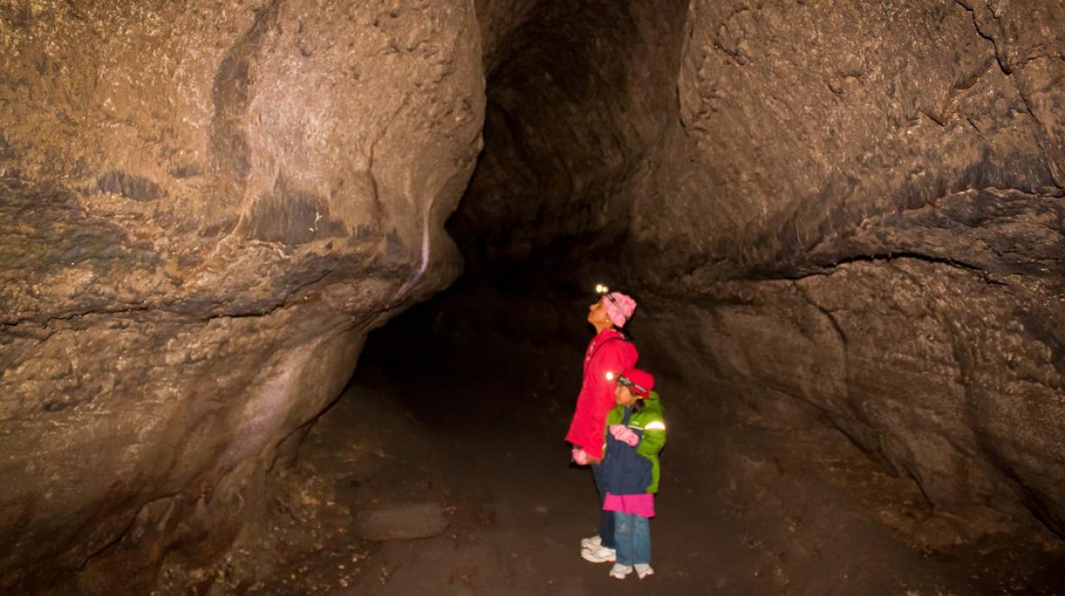 Ape-caves-natural-wonders-to-visit-with-kids-Washington