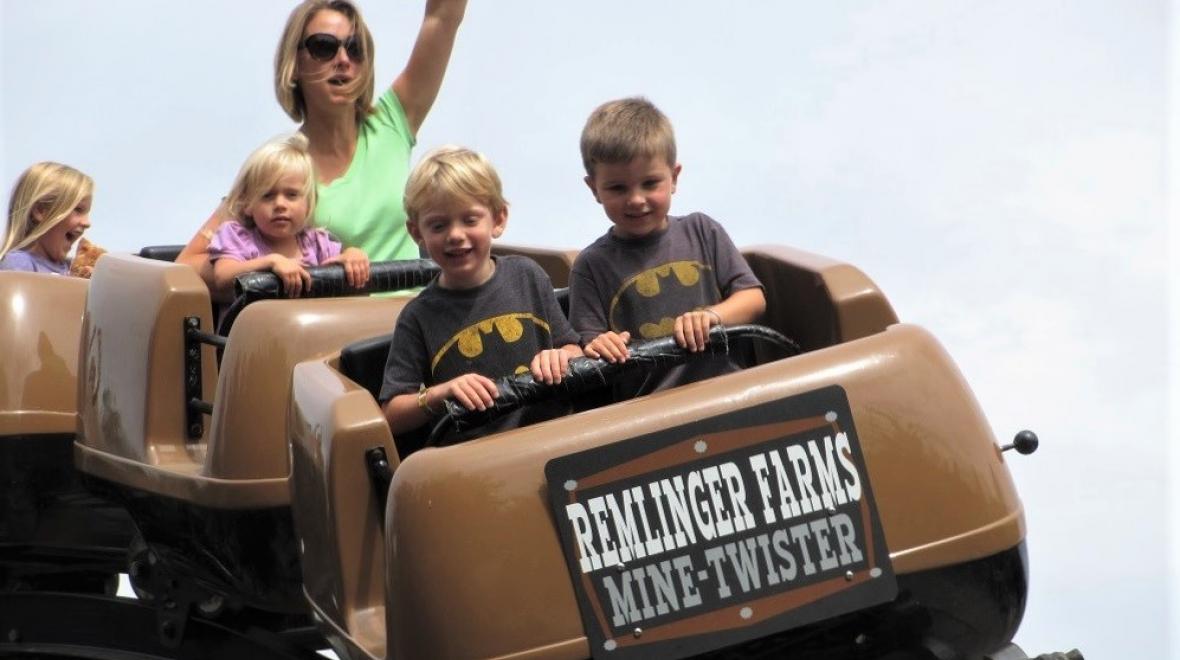 Best-family-memberships-seattle-summer-remlinger-farms-roller-coaster