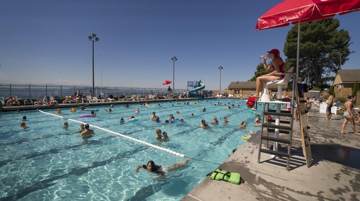 Colman-pool-seattle-best-summer-activities-outings-kids-families