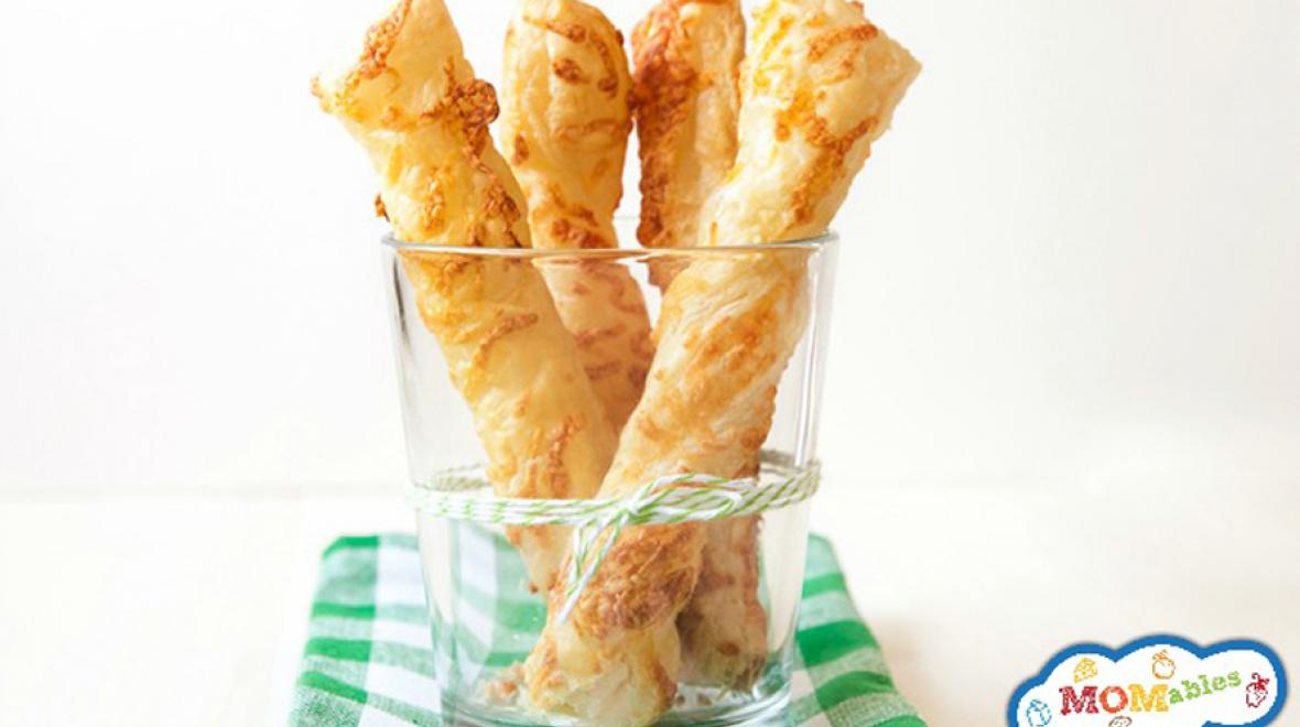 Easy Baked Cheese Twists 