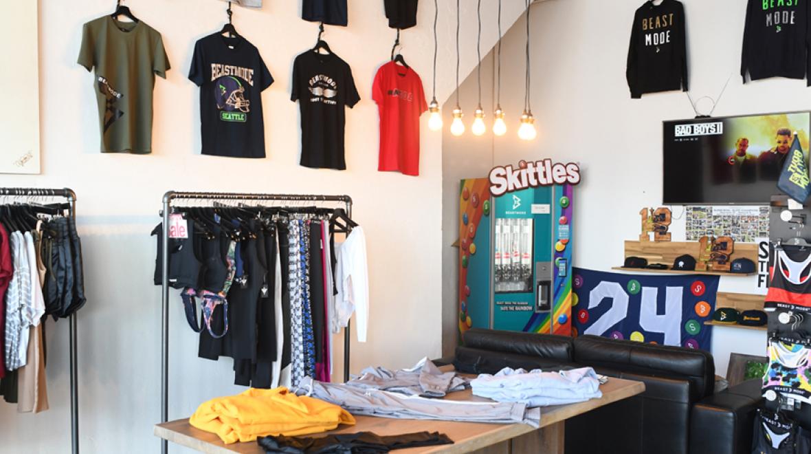 Free-skittles-beast-mode-store-Marshawn-Lynch-Seahawks-free-fun-with-kids-Seattle-Pioneer-Square