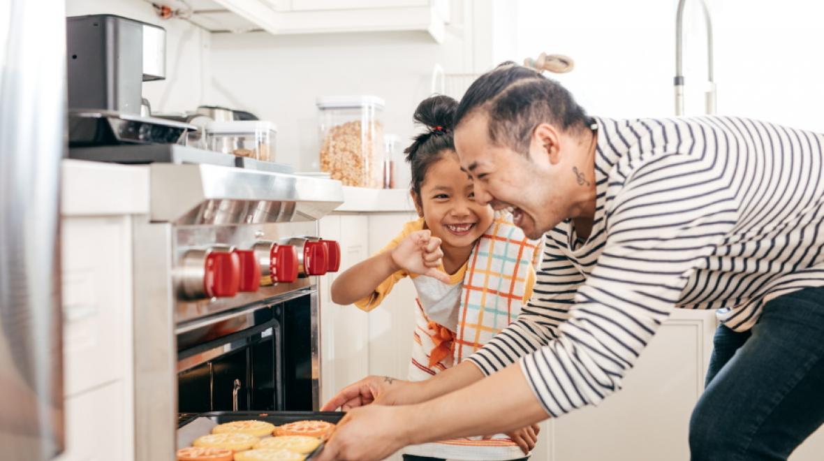 Kid-cooking-with-dad