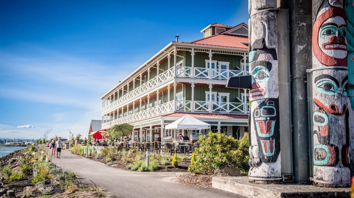 McMenamins Kalama Harbor Lodge in Kalama, Washington