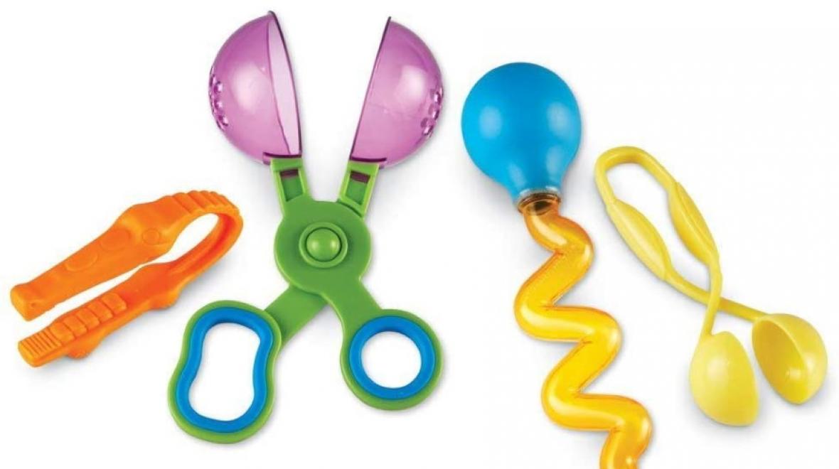 scoopers-and-tweezers-for-kids