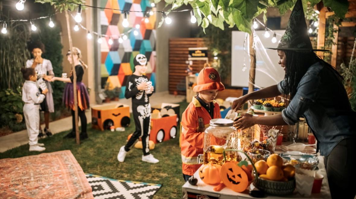 8 Inexpensive Indoor and Outdoor Halloween Party Games for Kids | ParentMap