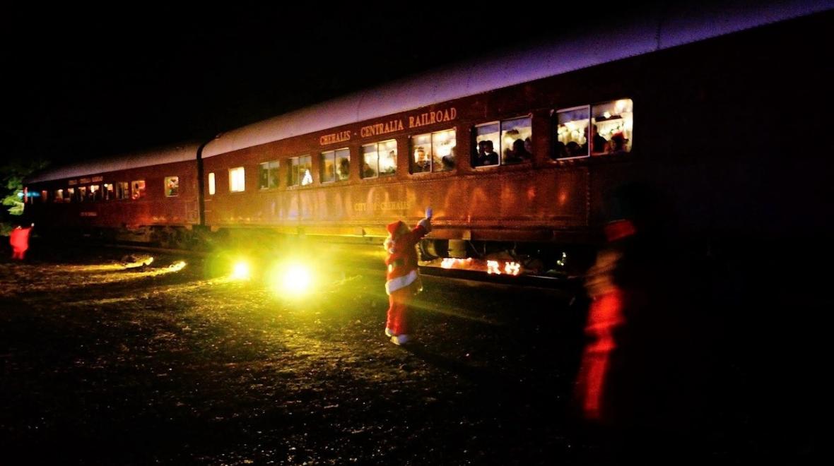 Chehalis-Centralia railroad Santa train Polar Express holiday outings for seattle area families