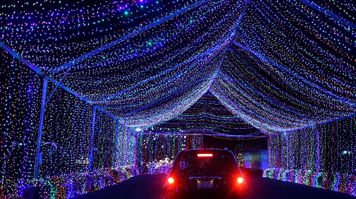 Holiday magic at the fair drive through holiday show for seattle area families 2020