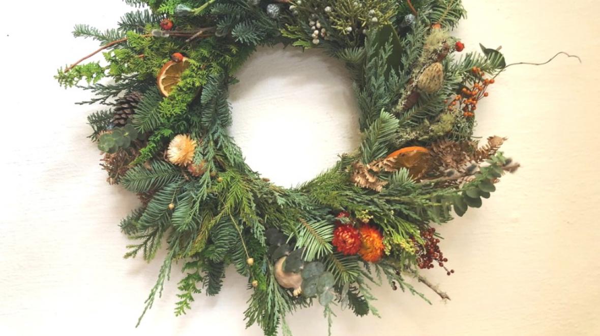 Holiday-wreath