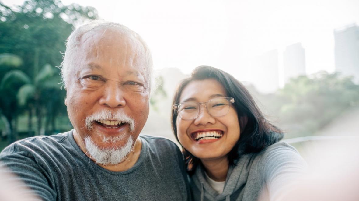 Dad-and-daughter-taking-selfie