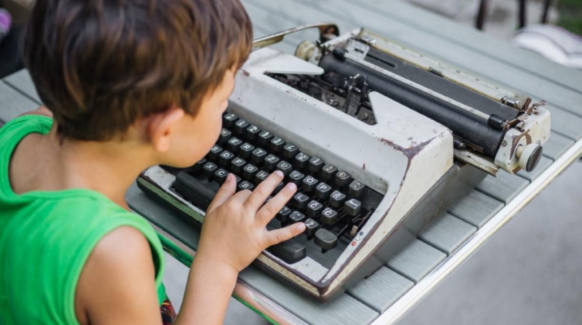 little-boy-with-typewriter