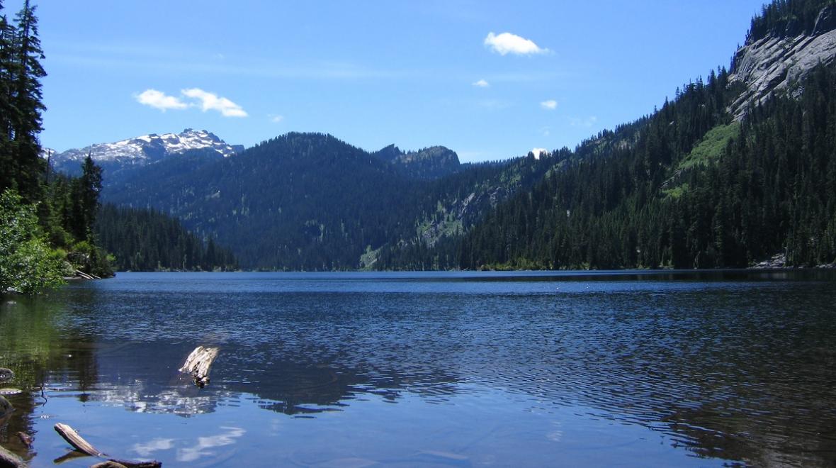 Best-hikes-to-lakes-Washington-families-kids-Dorothy-Lake-Highway-2