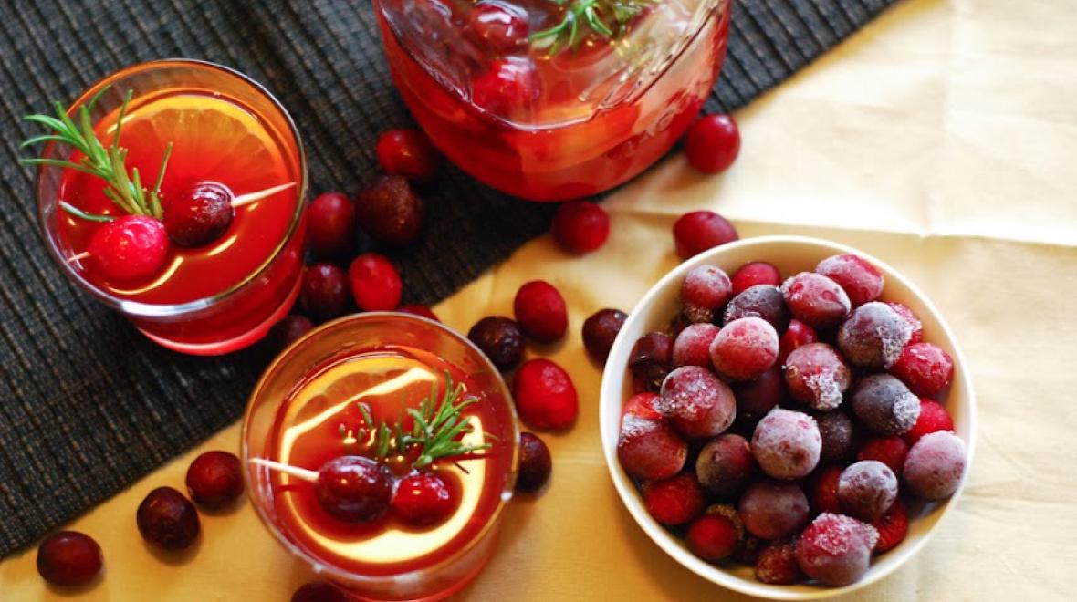 Comforting cranberry cider