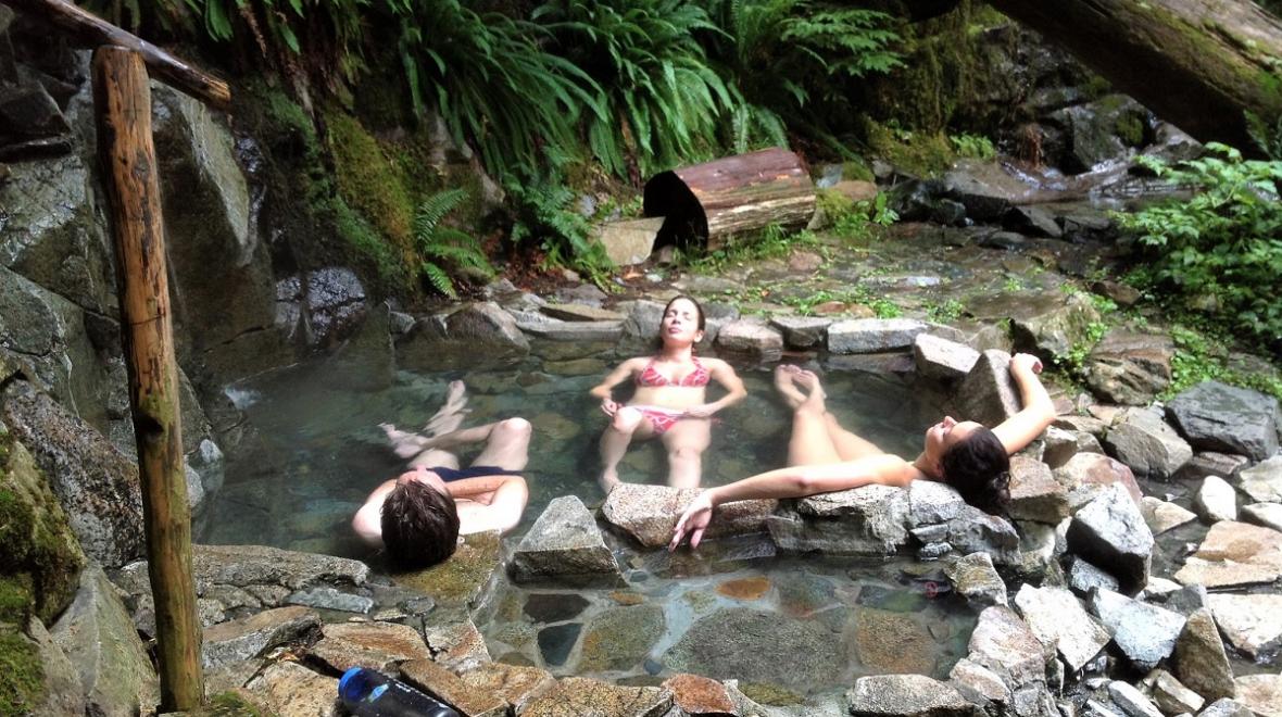 Goldmyer-hot-springs-getaways-northwest-families-washington-oregon