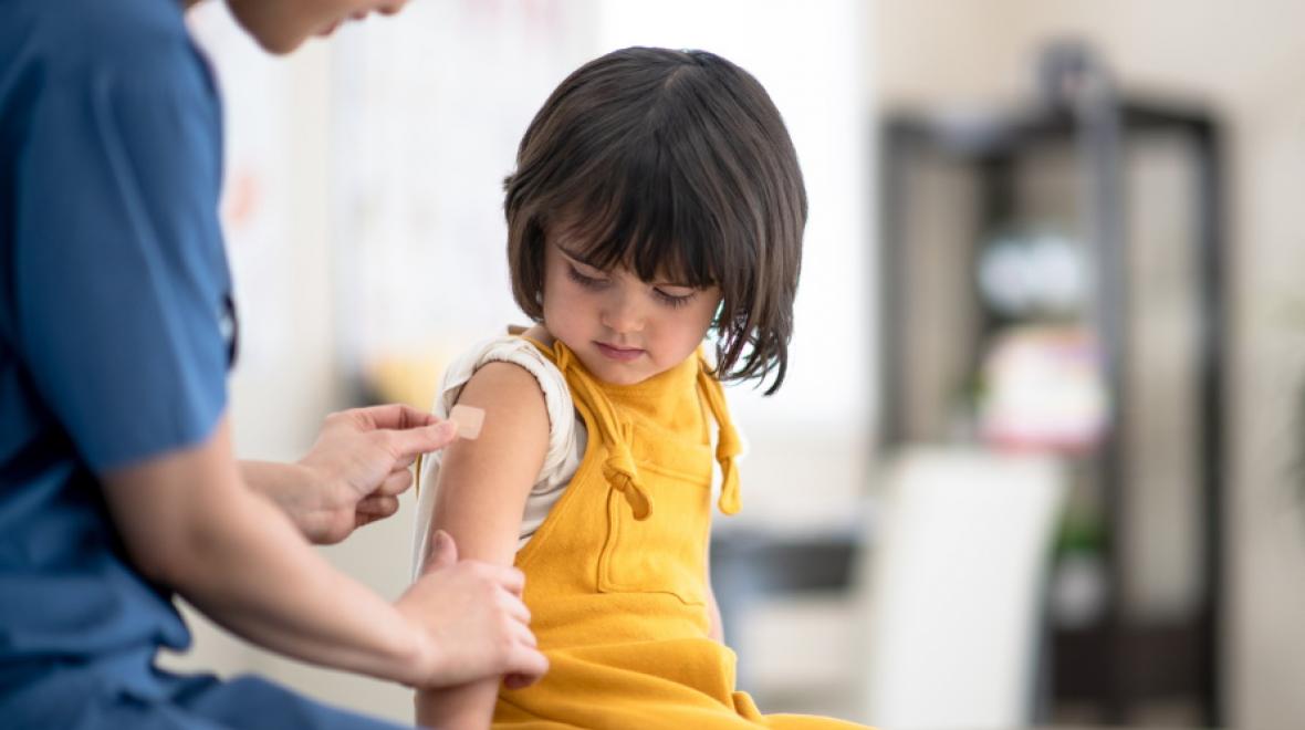 Kid-getting-a-vaccine