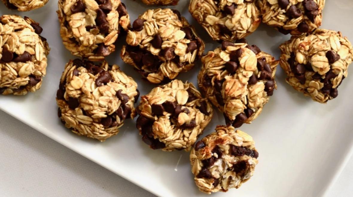 Oatmeal and chocolate chip cookie balls