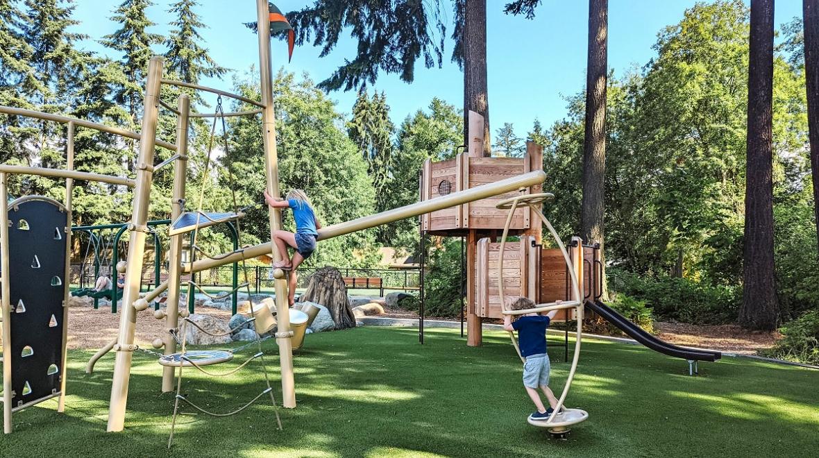 Play structure at South Lynnwood park