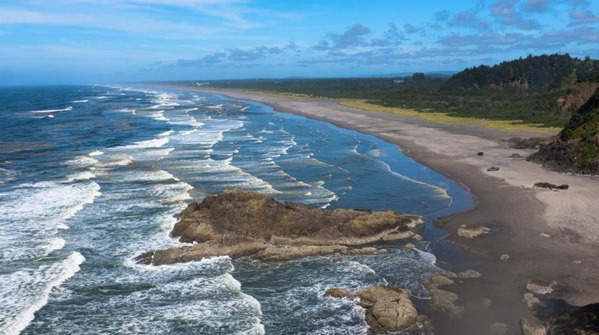 Long Beach Washington is a summer vacation destination Seattle families should book now